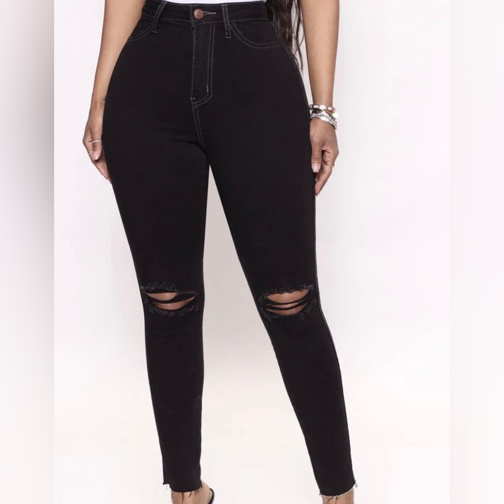 Fashion Nova black ripped skinny jeans